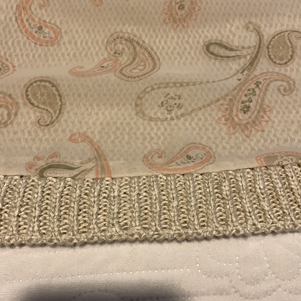 Berksha cream top. Large. 2 mediums. - Picture 6 of 6